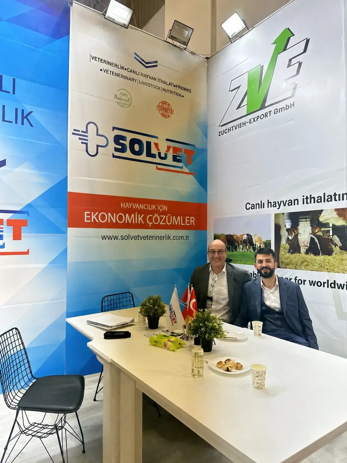 Fersan Livestock ve ZVE GmbH yöneticileri ortak fuar standında