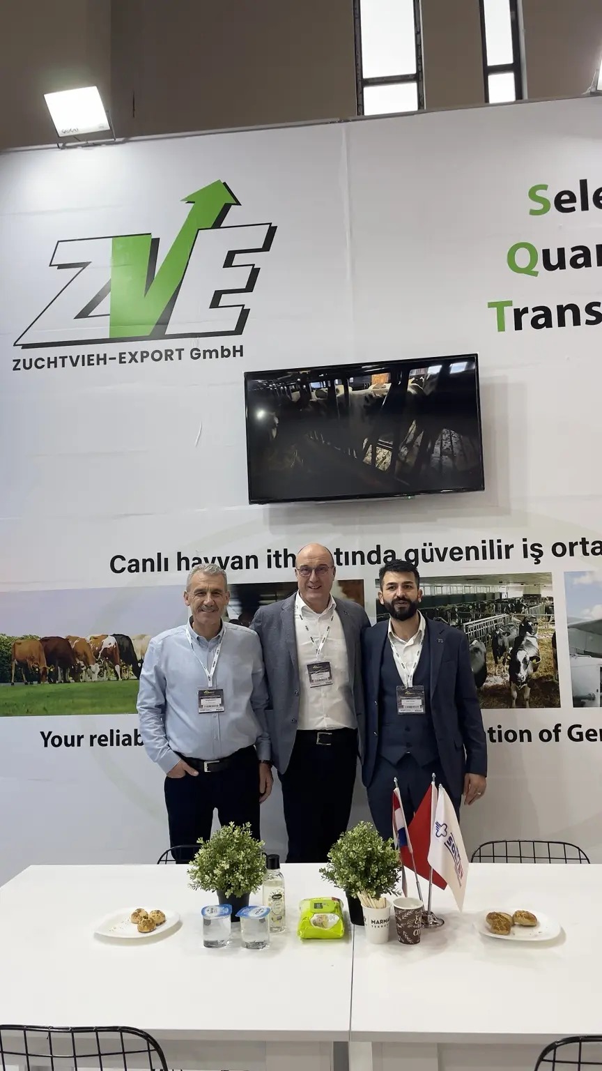 Fersan Livestock ve ZVE yöneticileri uluslararası fuar standında